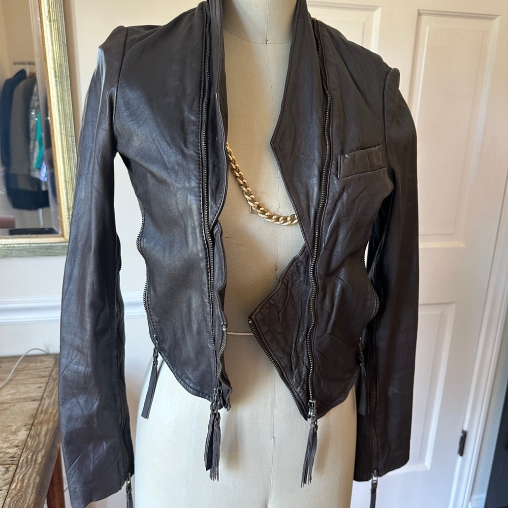 Women's soft brown sheep Leather Jacket with zipper detail - Picture 4 of 12